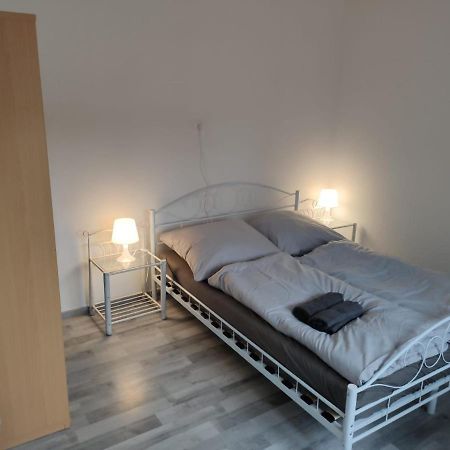 Schoene Einfache Ferienwohnung In Oldenburg Buitenkant foto